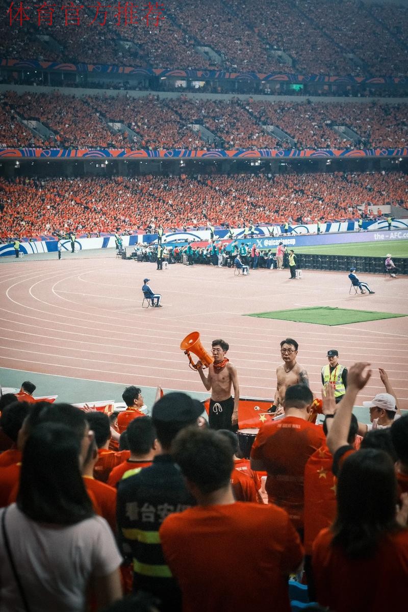 世预赛-国足0-0平伊朗 热血球迷助阵沈阳主场